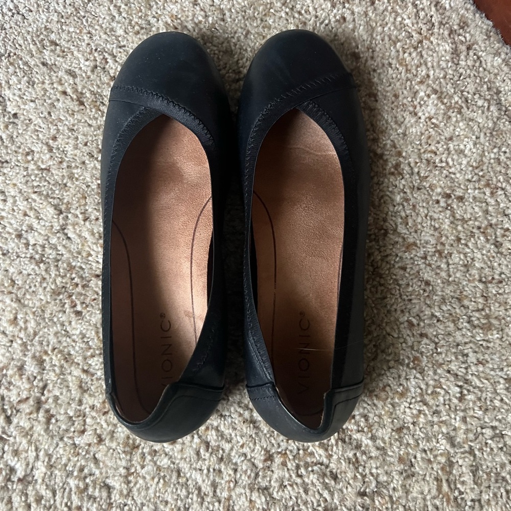 Vionic Carroll Leather Black Ballet Flats 8.5